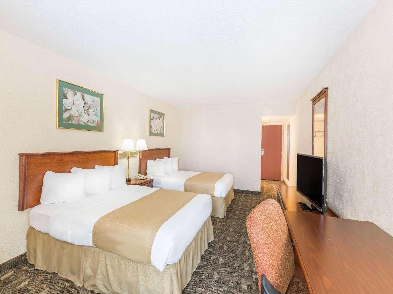 2 Double Beds, Mobility Accessible Room, Bathtub w/ Grab Bars, Non-Smoking