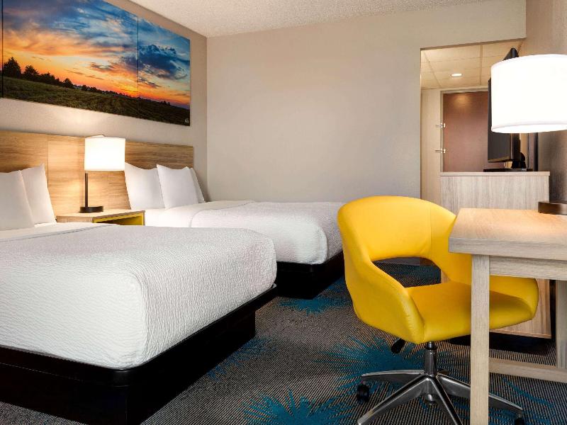 2 Double Beds, Mobility Accessible Room, Roll-In Shower, Non-Smoking