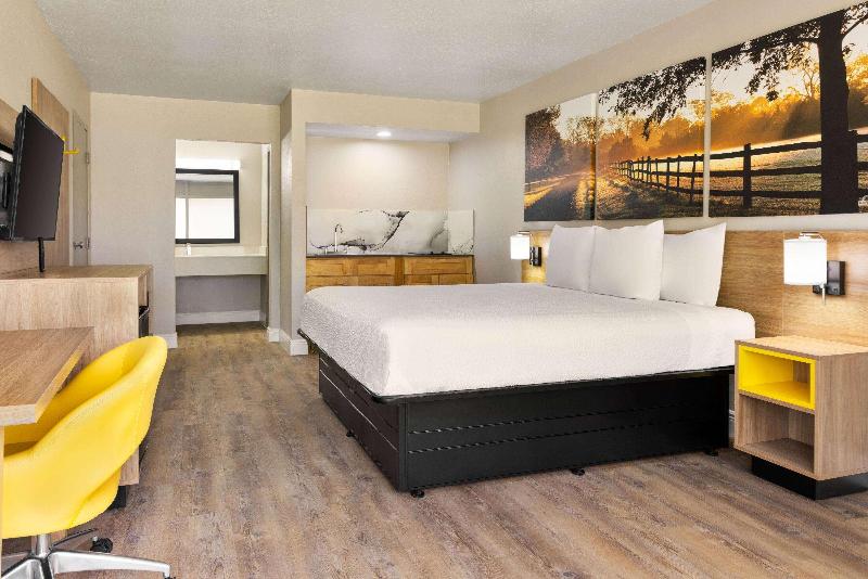 Days Inn By Wyndham Mccomb Ms image