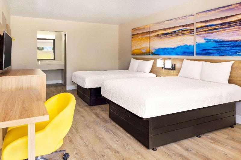 Days Inn By Wyndham Mccomb Ms image