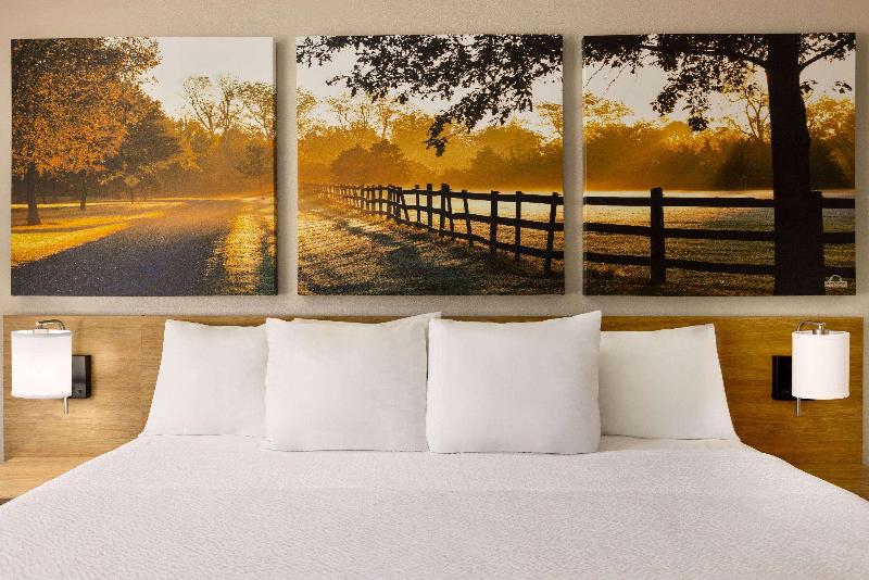 Days Inn By Wyndham Mccomb Ms image