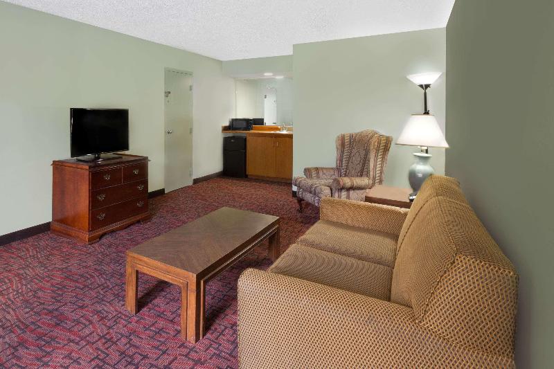 Days Inn By Wyndham Mccomb Ms image