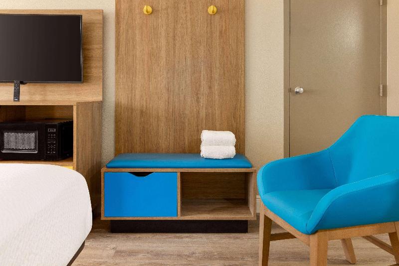 Days Inn By Wyndham Mccomb Ms image