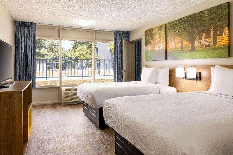 Days Inn By Wyndham Mccomb Ms image