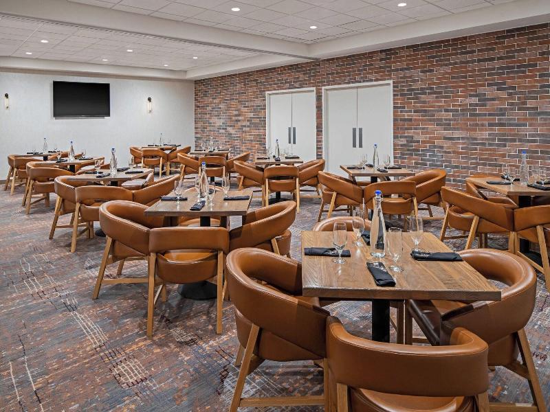 Ramada Plaza by Wyndham Green Bay image
