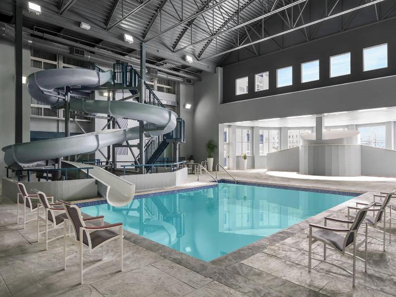Ramada Plaza by Wyndham Green Bay image