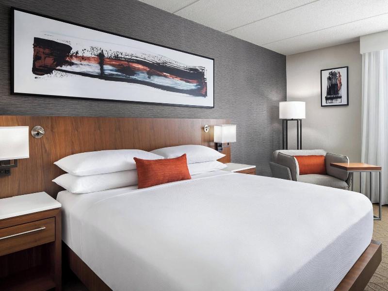 Ramada Plaza by Wyndham Green Bay image