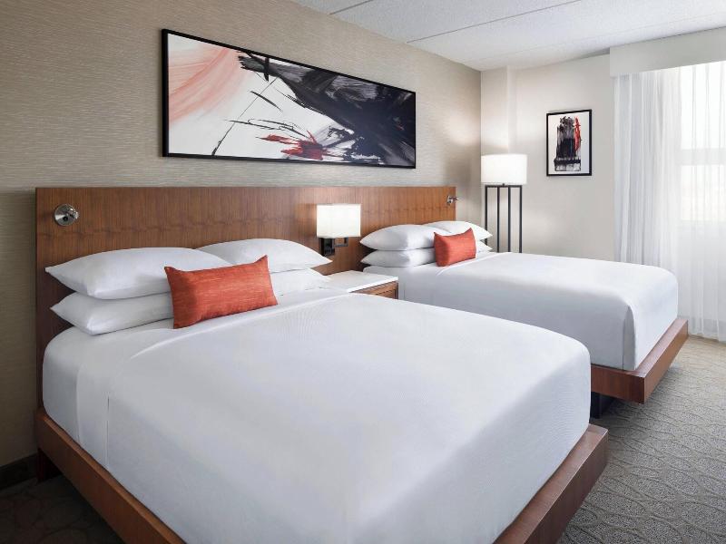 Ramada Plaza by Wyndham Green Bay image