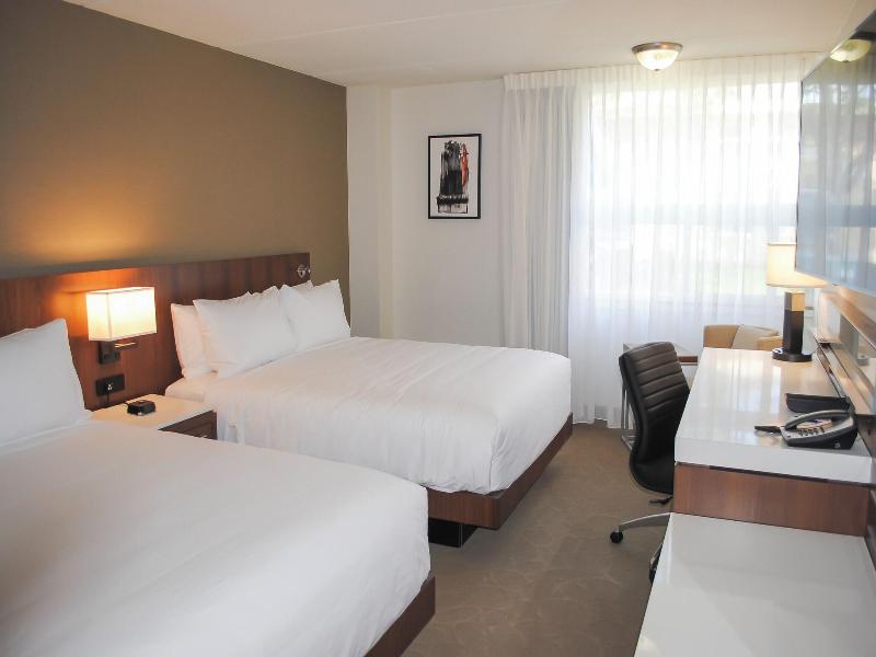 Ramada Plaza by Wyndham Green Bay image