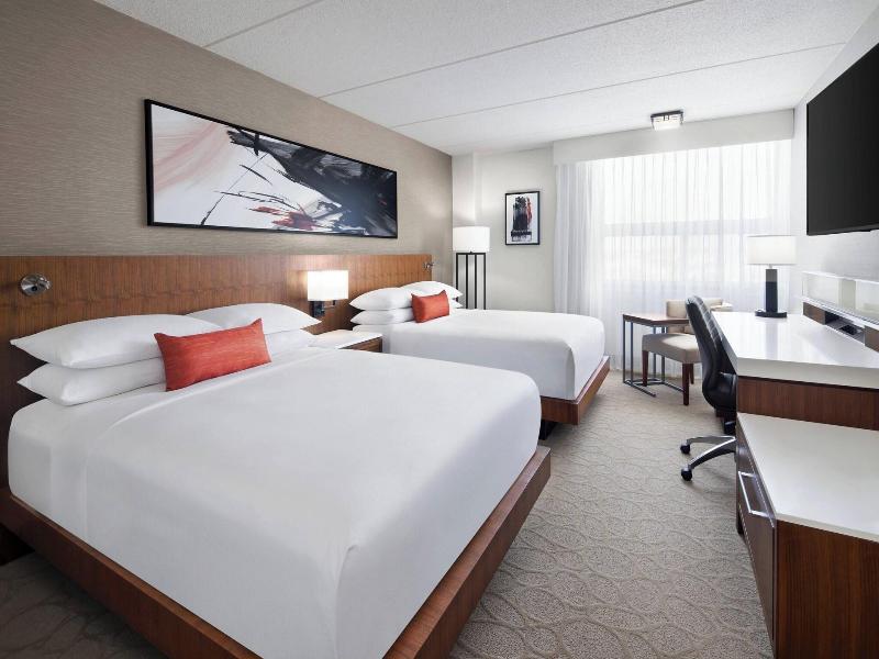 Ramada Plaza by Wyndham Green Bay image