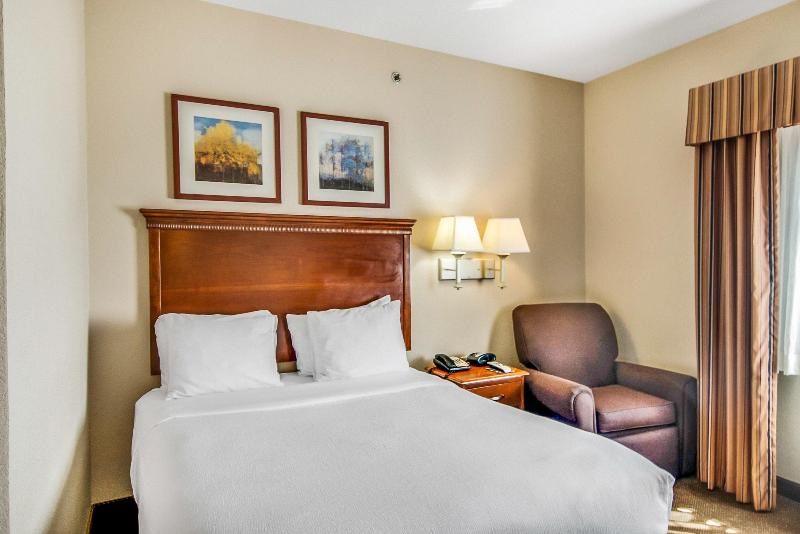 Candlewood Suites Longview image