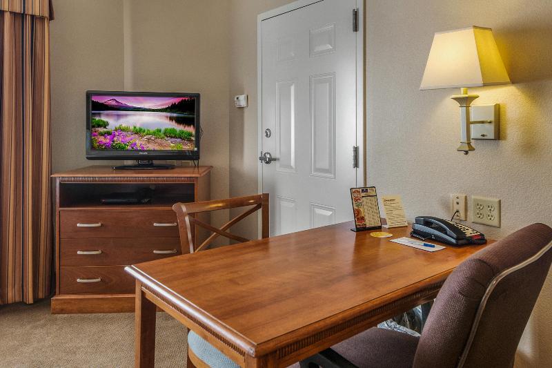 Candlewood Suites Longview image