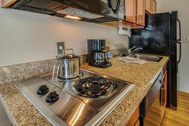 Candlewood Suites Longview image