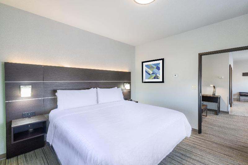 Holiday Inn Express & Suites Guymon By IHG image