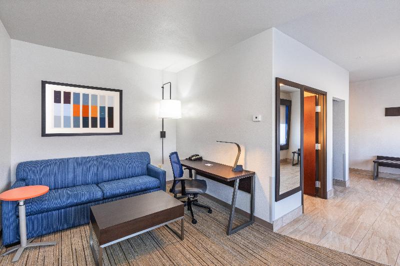 Holiday Inn Express & Suites Guymon By IHG image