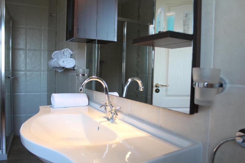 Connemara Lake Hotel image