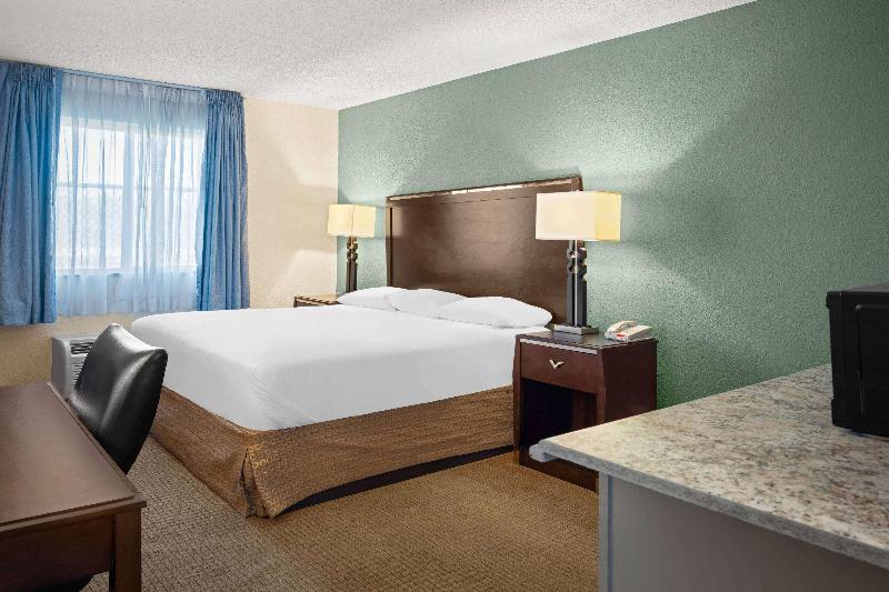 Travelodge By Wyndham Gaylord image