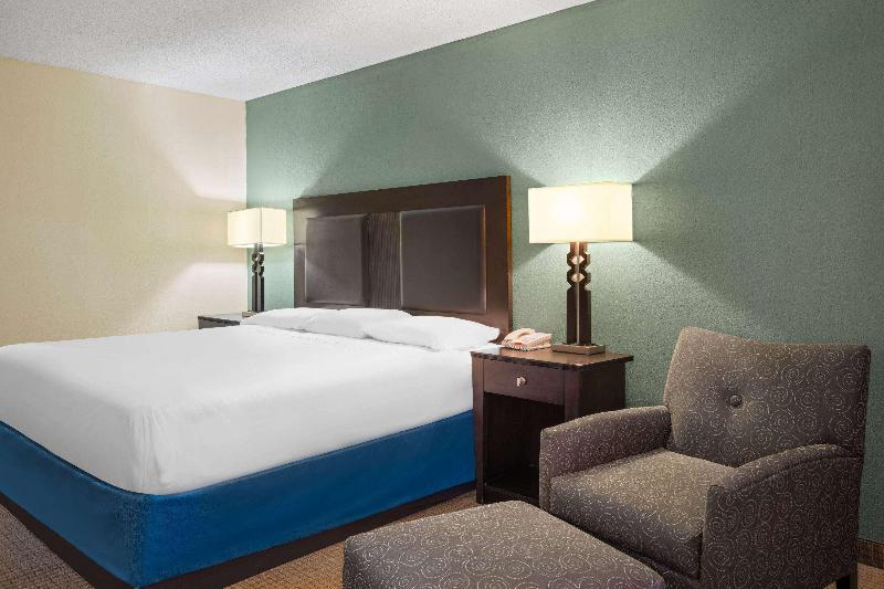 Travelodge By Wyndham Gaylord image