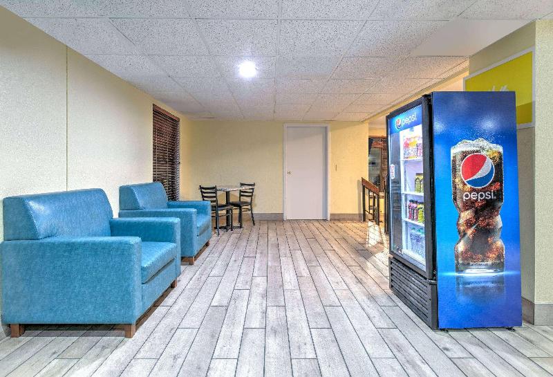Days Inn By Wyndham Greenville Ms image