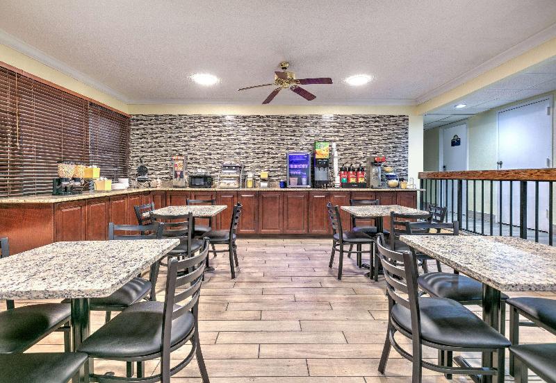 Days Inn By Wyndham Greenville Ms image