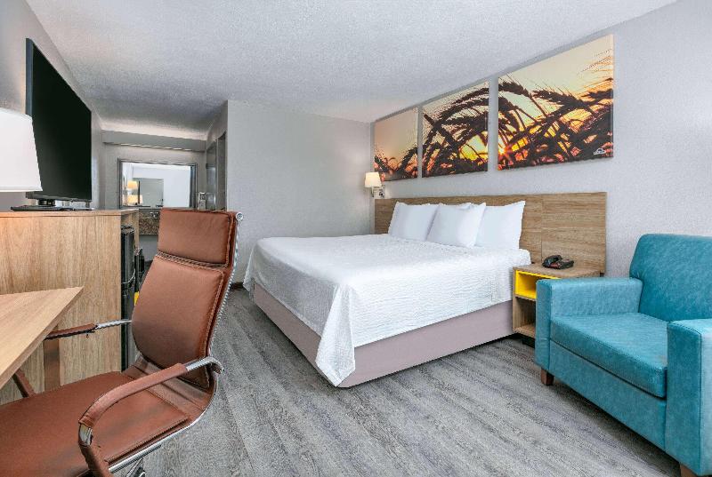 Days Inn By Wyndham Greenville Ms image