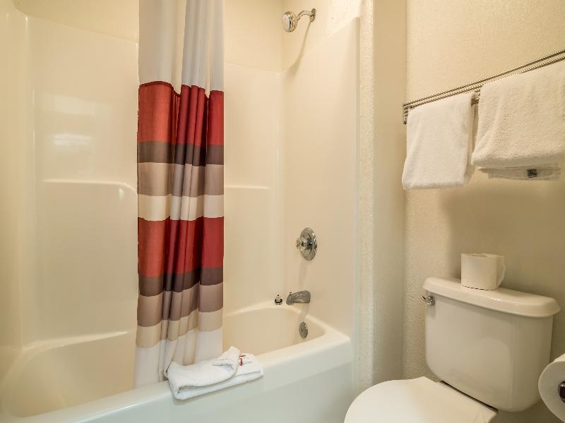 Red Roof Inn Greensboro Coliseum image
