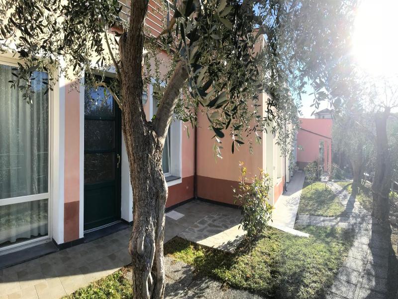 Borgo Verde-Uliveto image