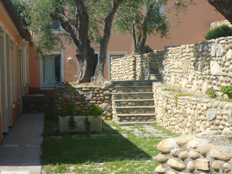 Borgo Verde-Uliveto image