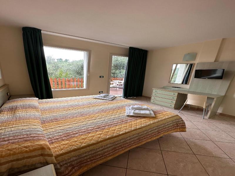 Borgo Verde-Uliveto image