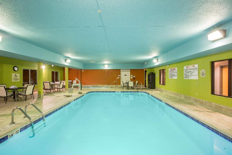 Holiday Inn Express Hastings image