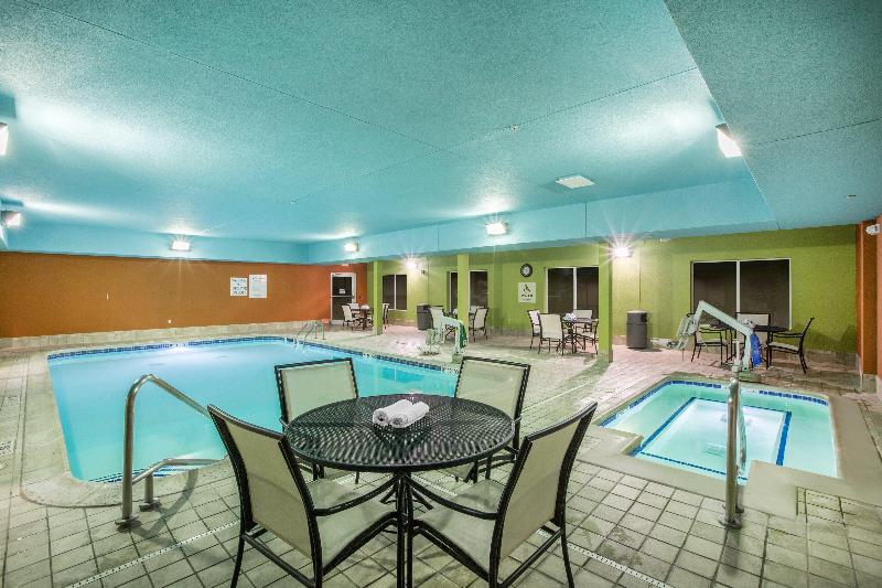Holiday Inn Express Hastings image