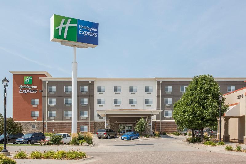 Holiday Inn Express Hastings image