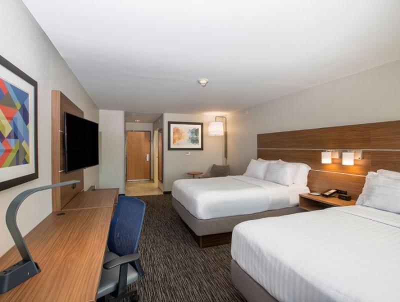Holiday Inn Express Hastings image