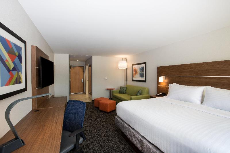 Holiday Inn Express Hastings image