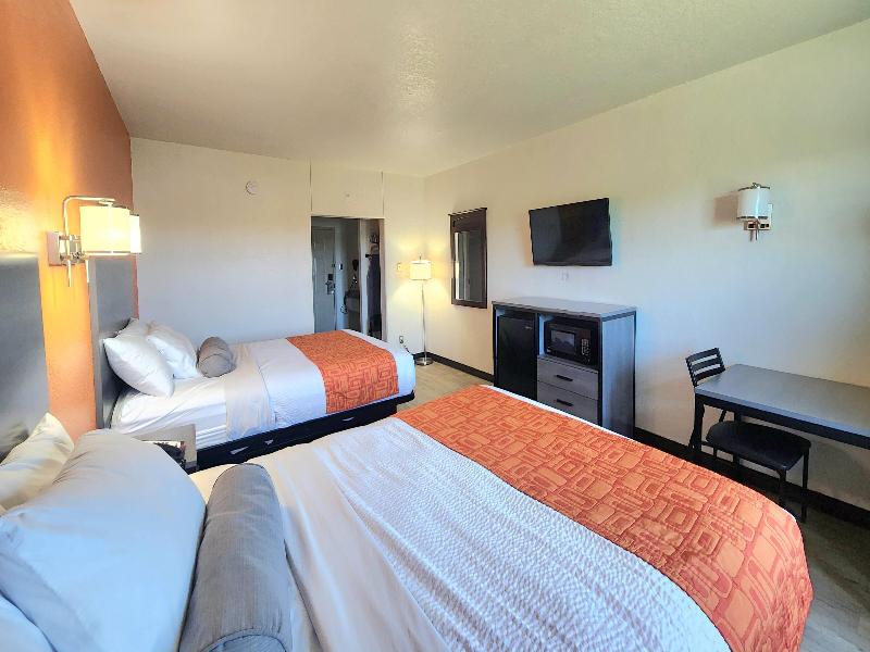 Howard Johnson by Wyndham Galveston image