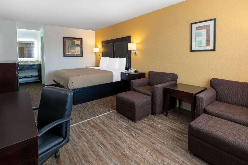 Days Inn By Wyndham Granbury image