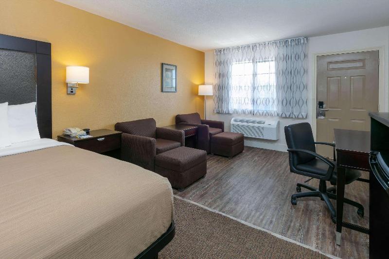 Days Inn By Wyndham Granbury image
