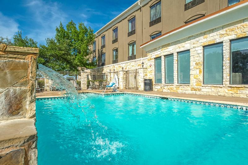 Holiday Inn Express & Suites Beeville By IHG image