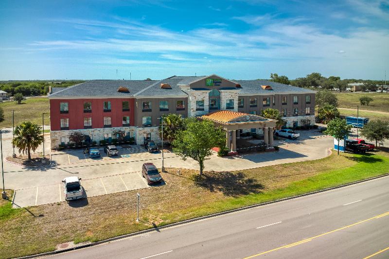 Holiday Inn Express & Suites Beeville By IHG image