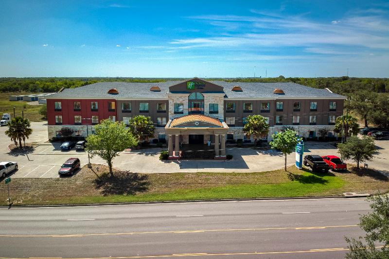 Holiday Inn Express & Suites Beeville By IHG image