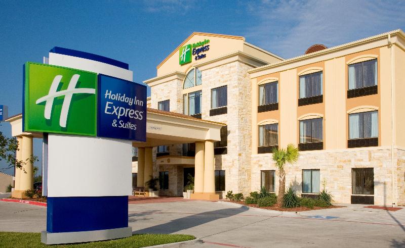 Holiday Inn Express & Suites Beeville By IHG image
