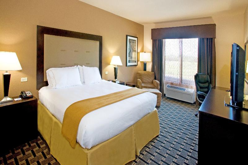 Holiday Inn Express & Suites Beeville By IHG image