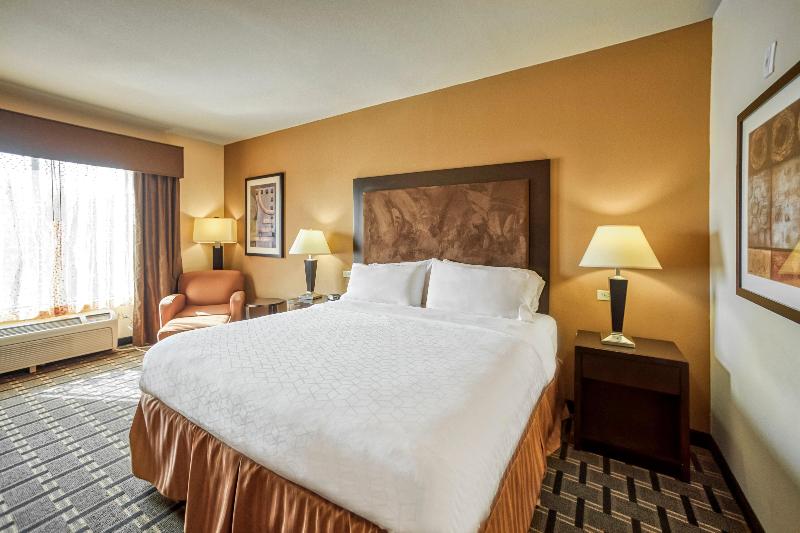 Holiday Inn Express & Suites Beeville By IHG image
