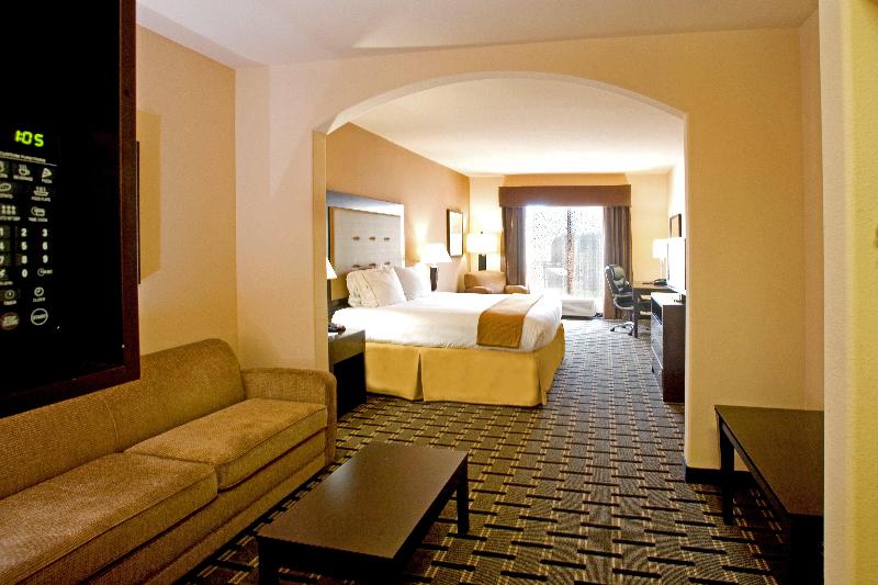 Holiday Inn Express & Suites Beeville By IHG image