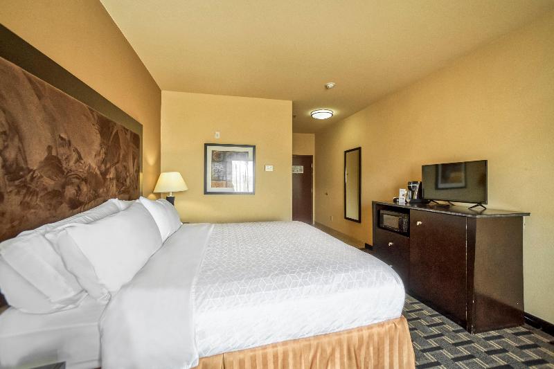 Holiday Inn Express & Suites Beeville By IHG image