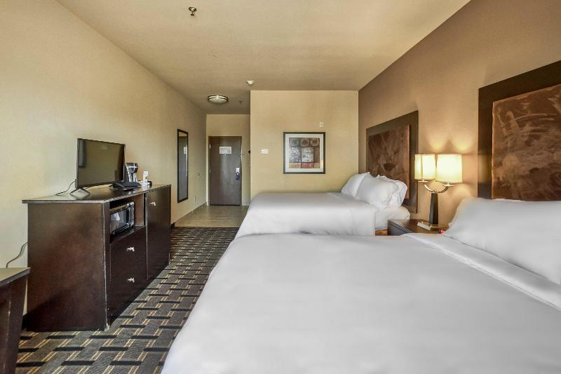 Holiday Inn Express & Suites Beeville By IHG image