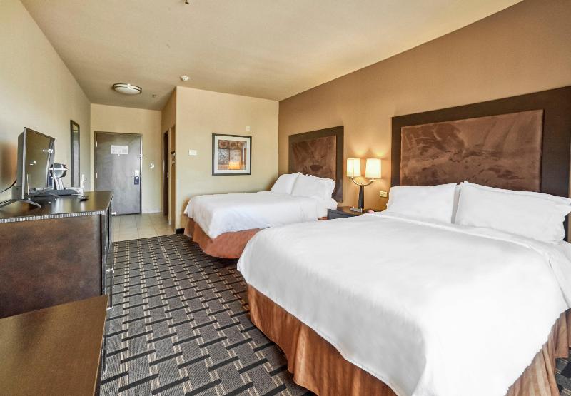 Holiday Inn Express & Suites Beeville By IHG image