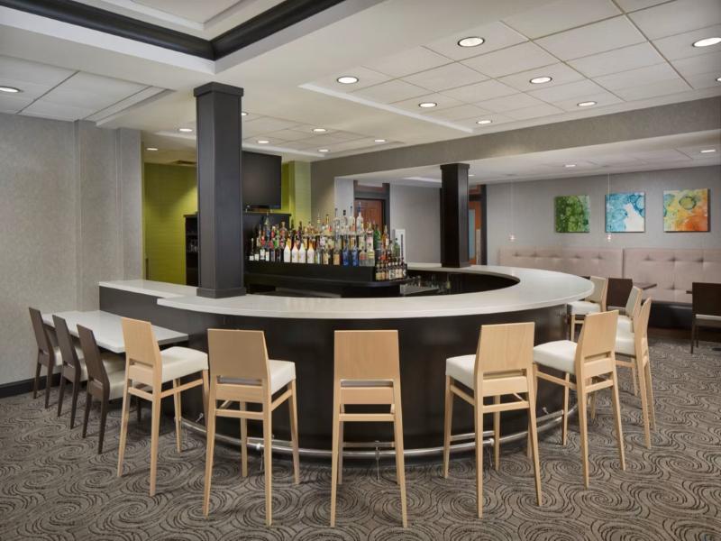 Holiday Inn Grand Rapids - Airport image