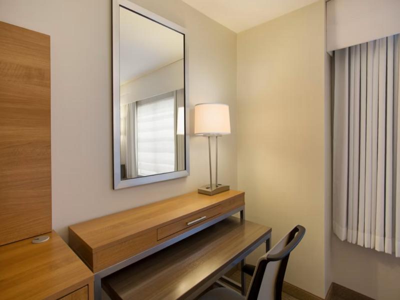 Holiday Inn Grand Rapids - Airport image