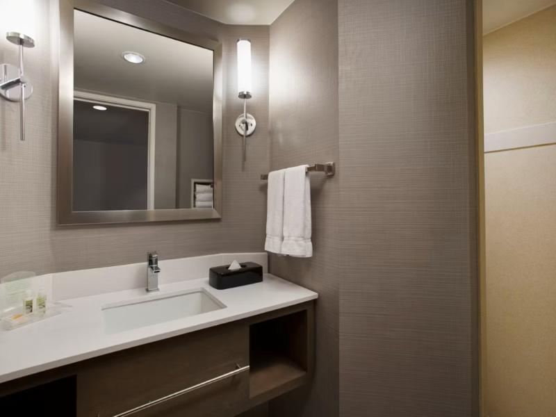 Holiday Inn Grand Rapids - Airport image